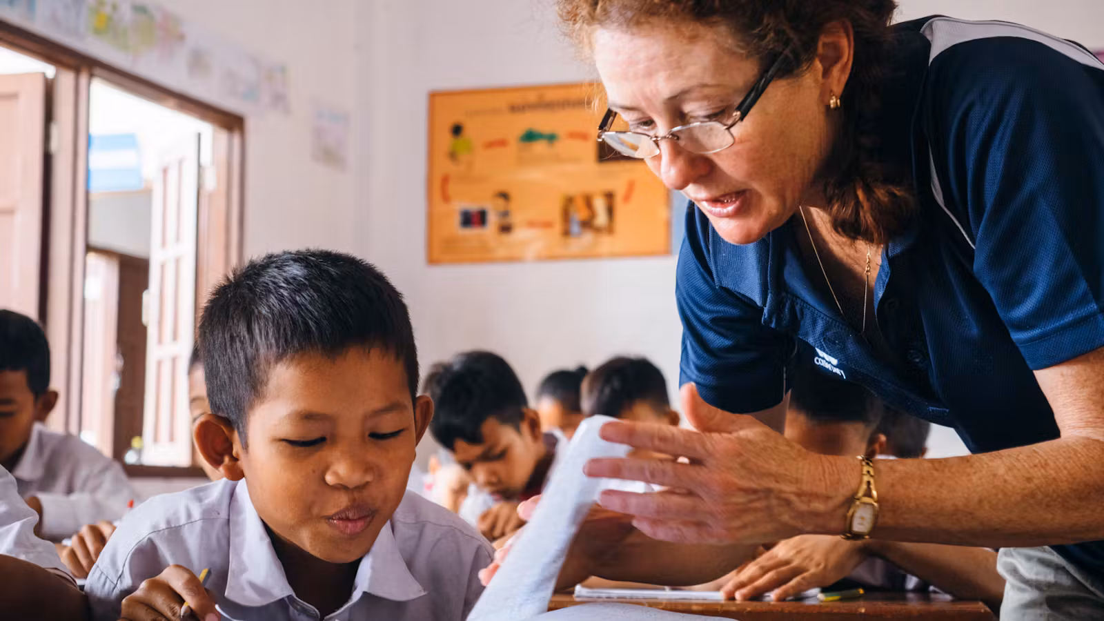 Volunteer teaching English for locals